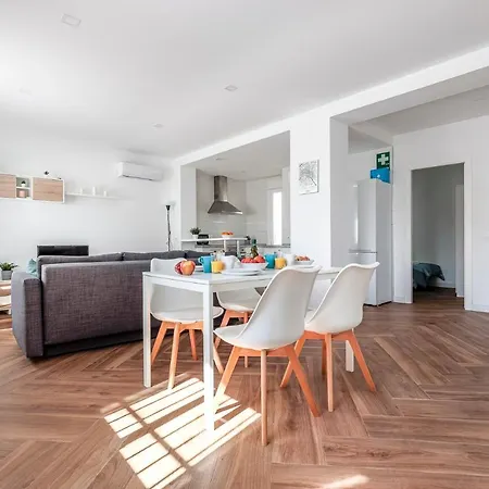 Apartment Algaba Aral *