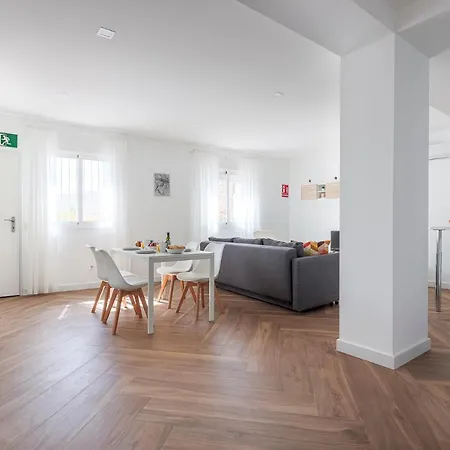 Apartamento Algaba Aral *